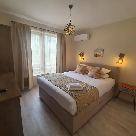 Sea Dreams Yellow Submarine Hotel de apartamente Sveti Vlas