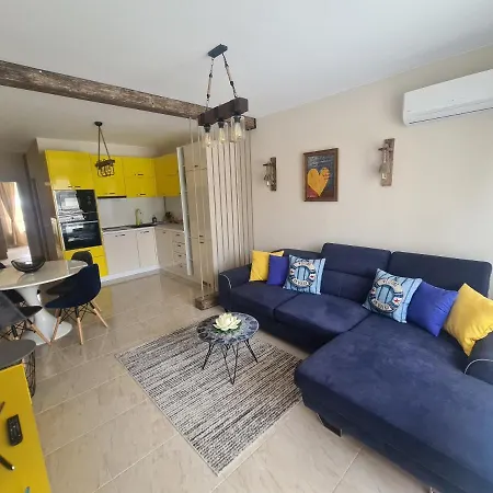 Hotel de apartamente Sea Dreams Yellow Submarine Sveti Vlas