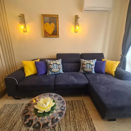 Sea Dreams Yellow Submarine Hotel de apartamente