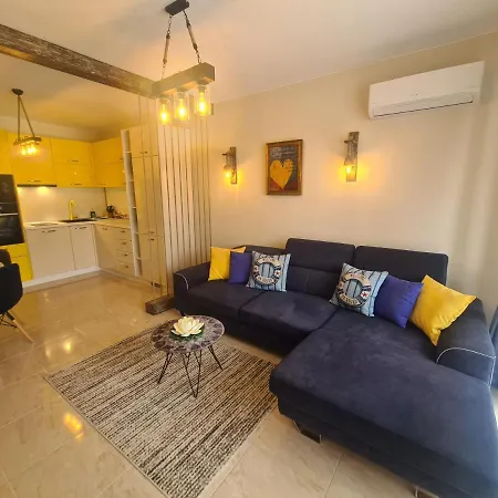 Sea Dreams Yellow Submarine Hotel de apartamente *